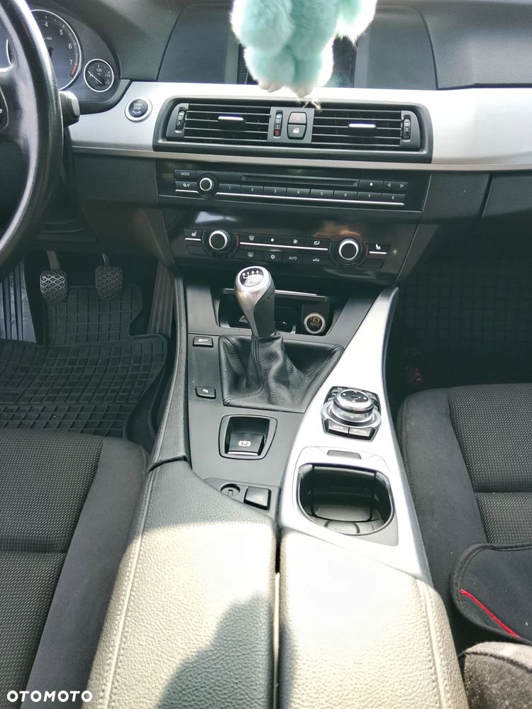 BMW Seria 5 523i - 17