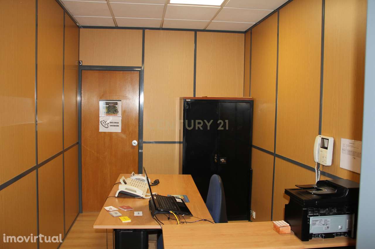 Centro de Escritórios Santa Catarina, em Linda Velha- NEGÓCIO PARA INV - Grande imagem: 5/17