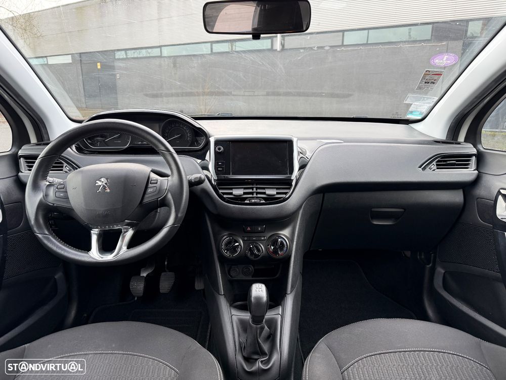 Peugeot 208 1.2 PureTech Signature - 8