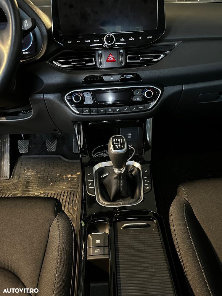 Hyundai i30 1.5 96CP M/T Highway - 10