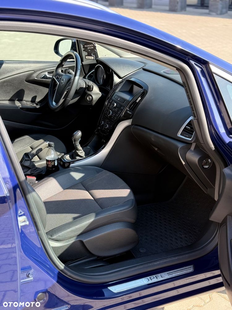 Opel Astra 1.6 CDTI Cosmo - 11