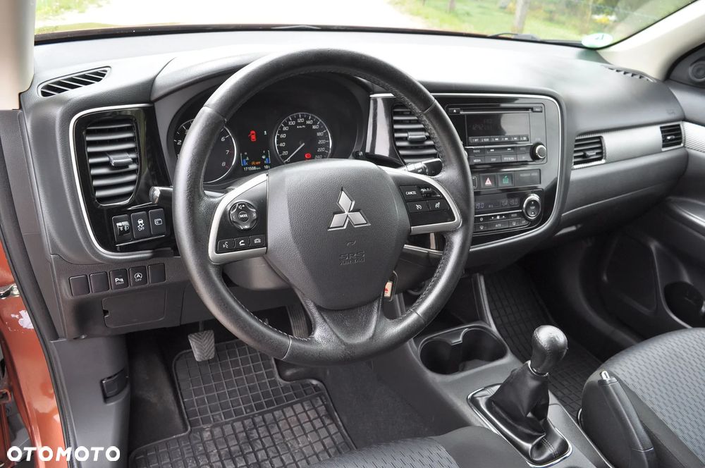 Mitsubishi Outlander 2.0 2WD SUV-Star - 21