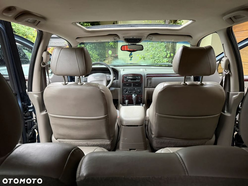 Jeep Grand Cherokee - 17