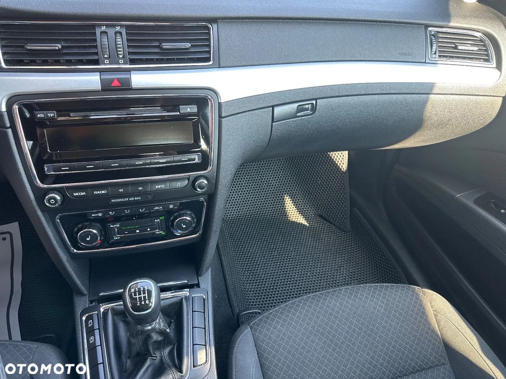 Skoda Superb 2.0 TDI Ambition - 17