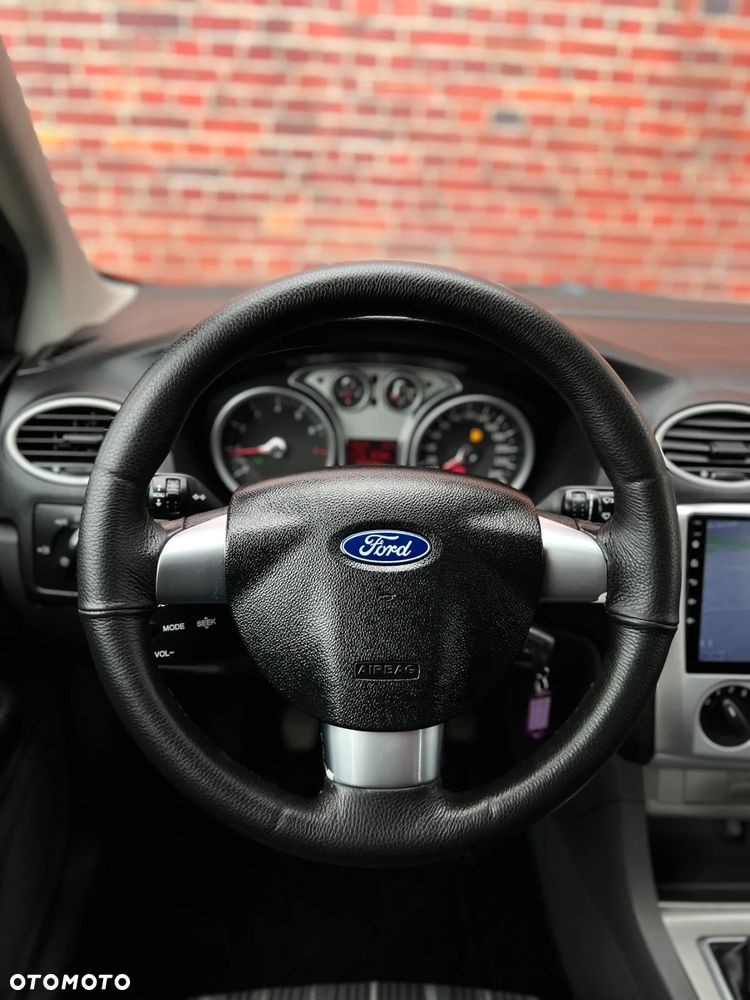 Ford Focus - 30