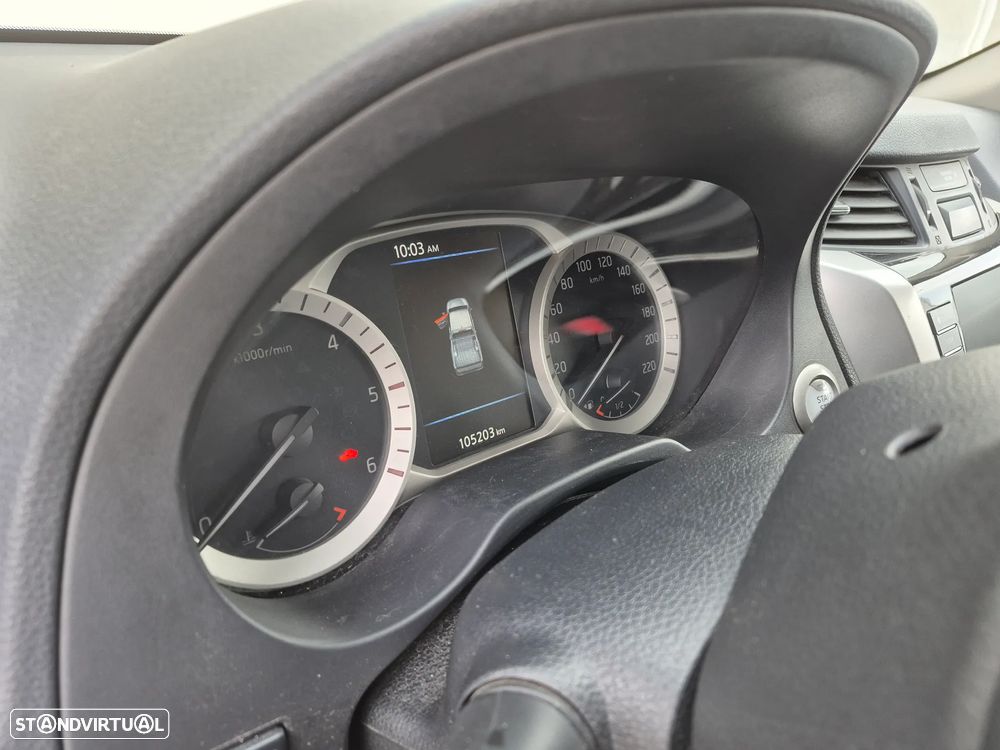 Nissan Navara 2.3 dCi CD 4WD N-Guard AT - 5
