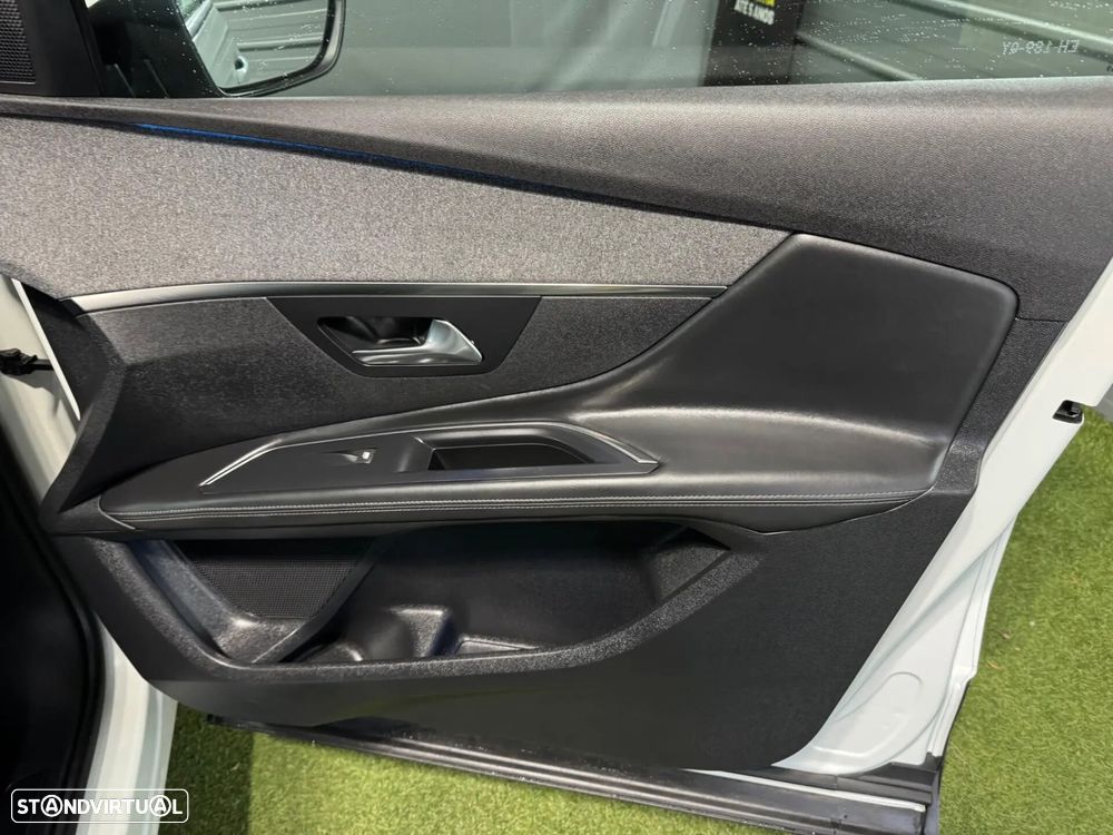 Peugeot 3008 1.2 PureTech Allure Pack - 31