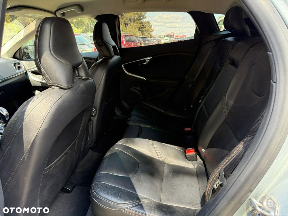 Volvo V40 Cross Country - 7
