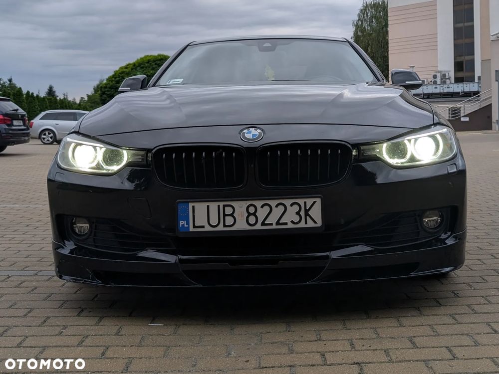 BMW Seria 3 320i - 17