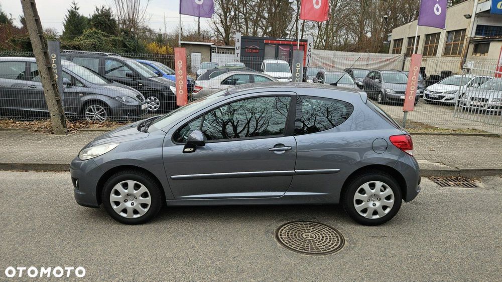 Peugeot 207 - 12