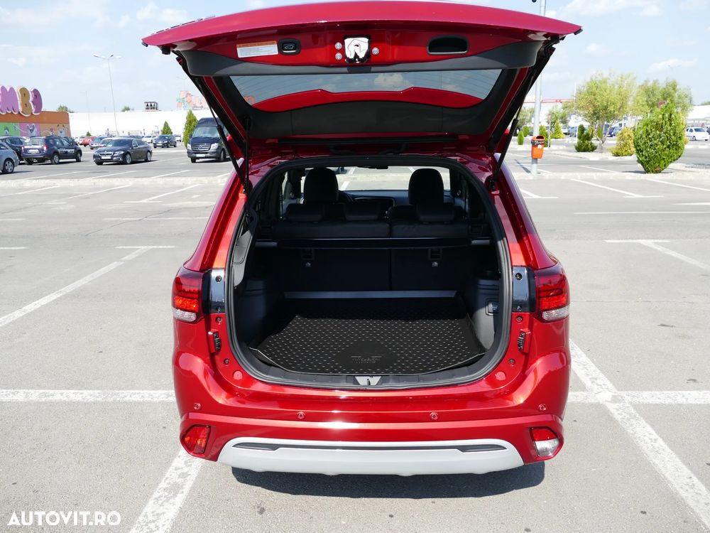 Mitsubishi Outlander PHEV 2.4 L 4X4 Instyle - 17