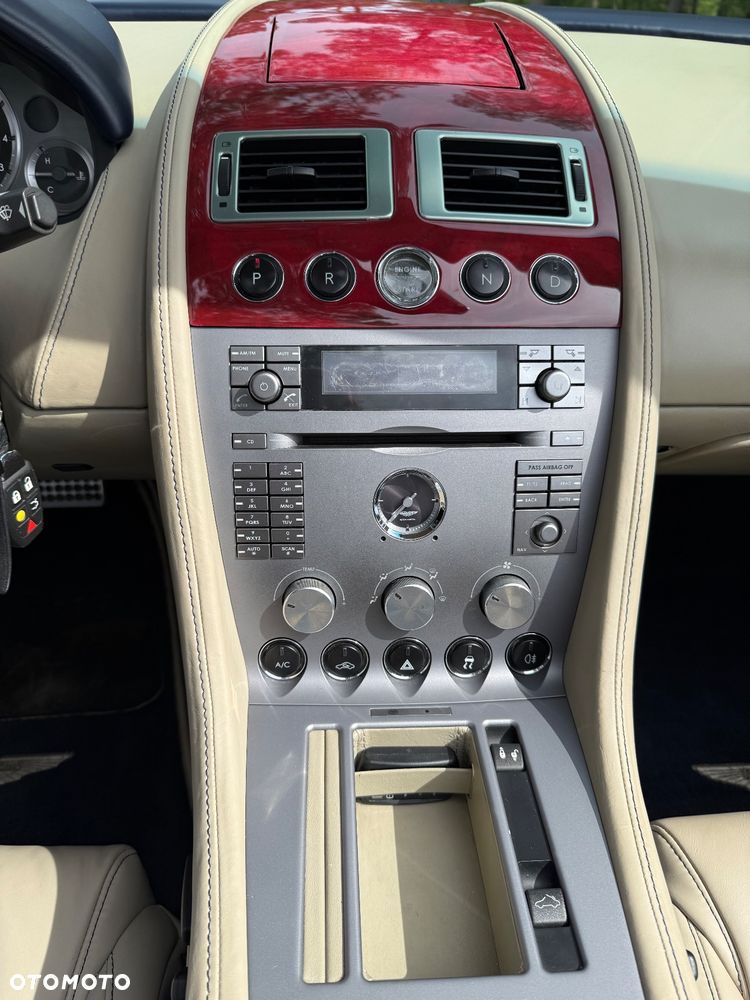 Aston Martin DB9 - 30