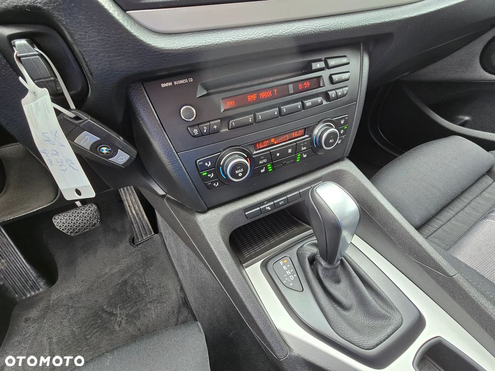 BMW X1 sDrive18d xLine - 11
