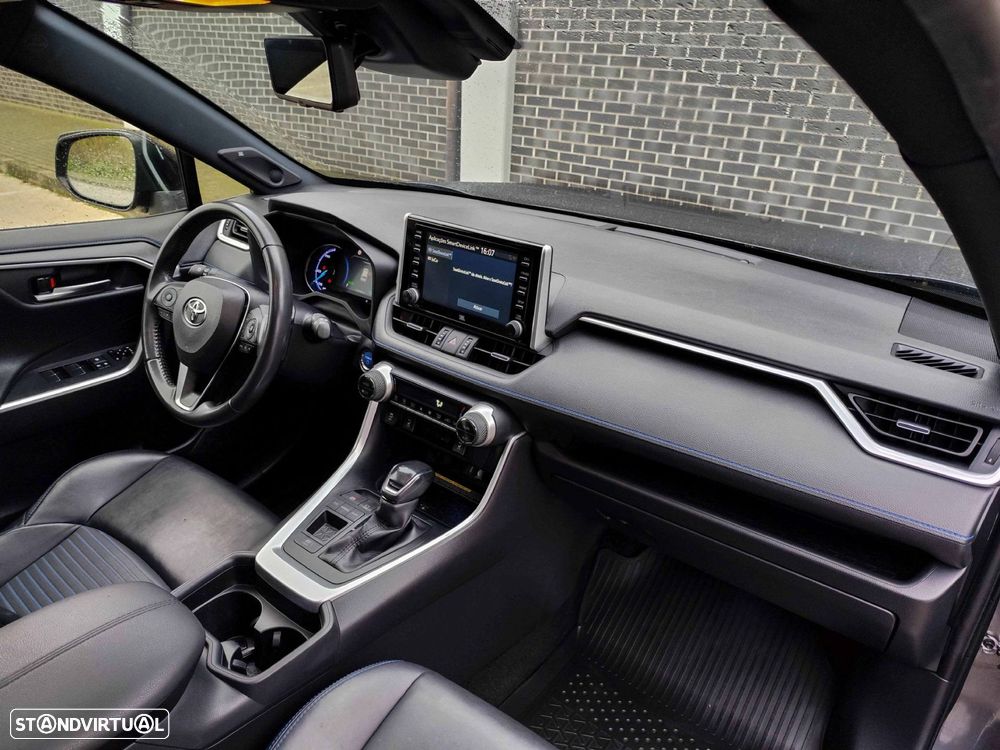 Toyota RAV4 2.5 HDF Lounge - 13