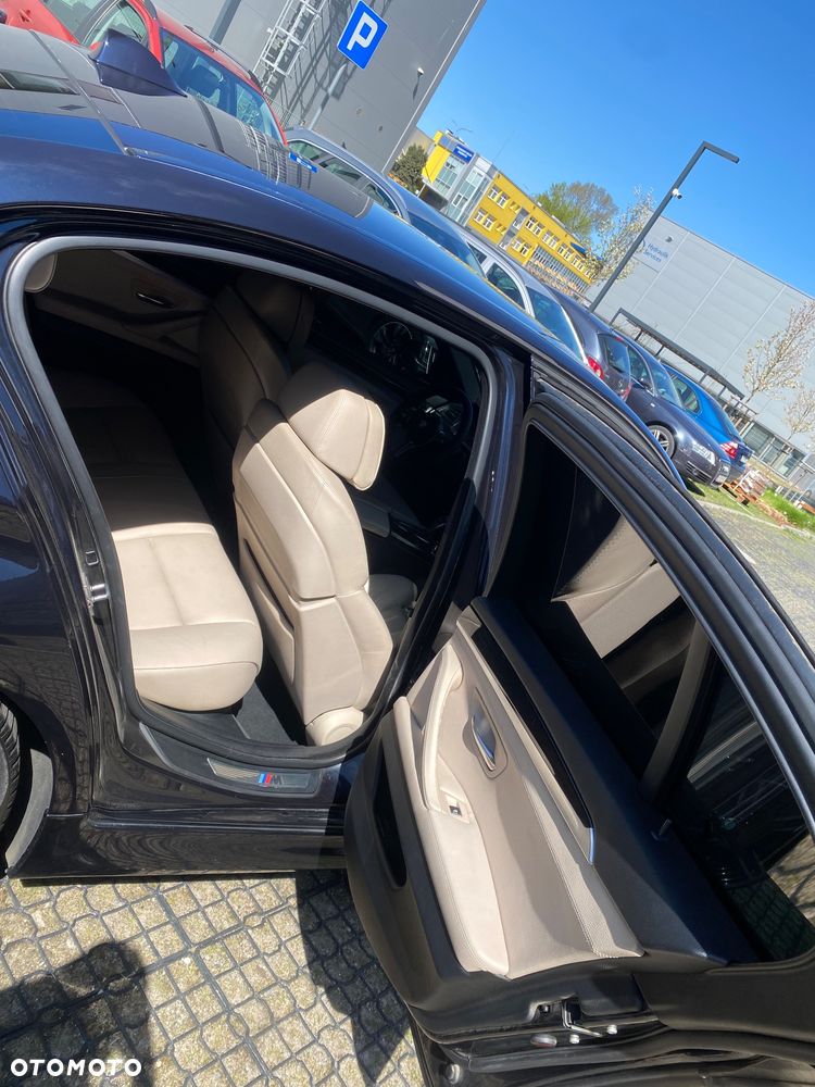 BMW Seria 5 525d xDrive - 31