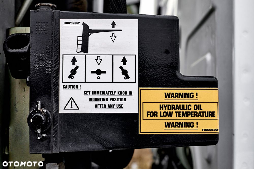 Mercedes-Benz ACTROS - 16