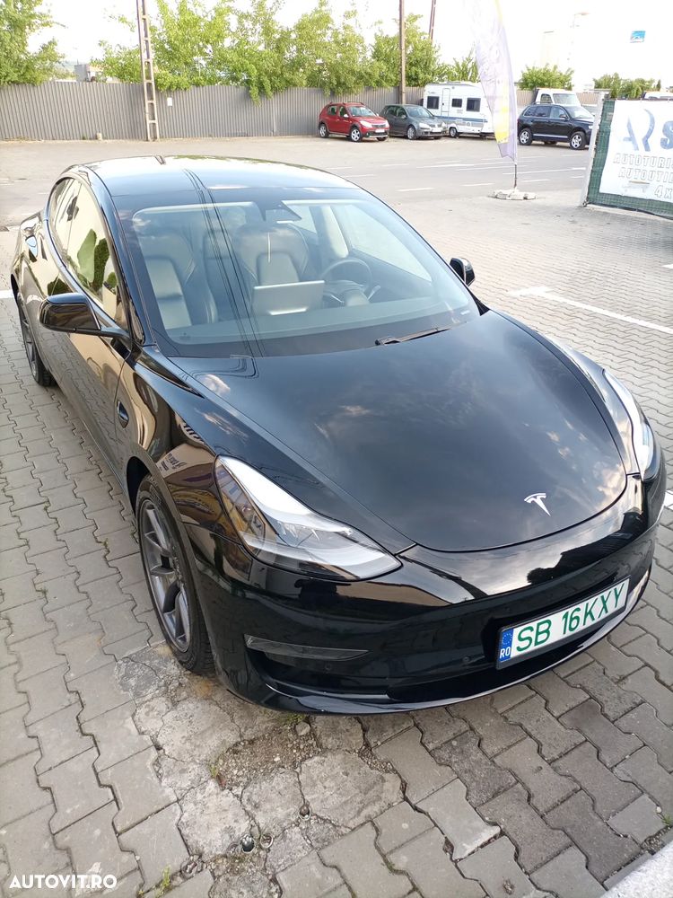 Tesla Model 3 - 9