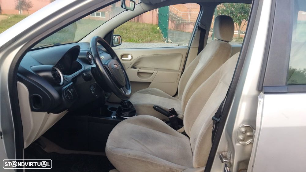 Ford Fiesta - 6