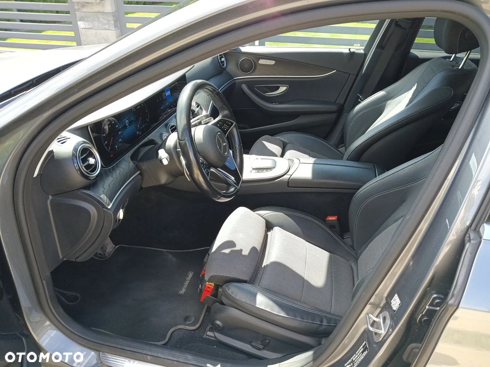 Mercedes-Benz Klasa E 220 d - 25