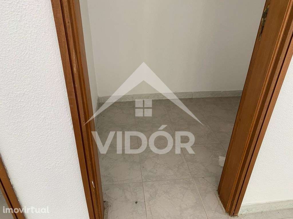 Loja c/ Montra Novo Mercado Municipal da Baixa da Banheira - Grande imagem: 3/4