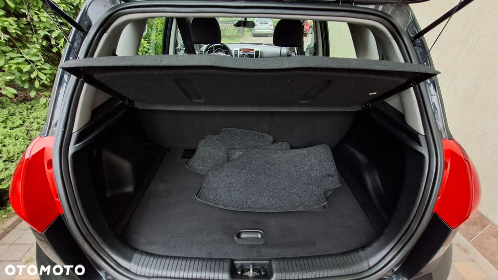 Kia Venga 1.4 CVVT Attract - 12
