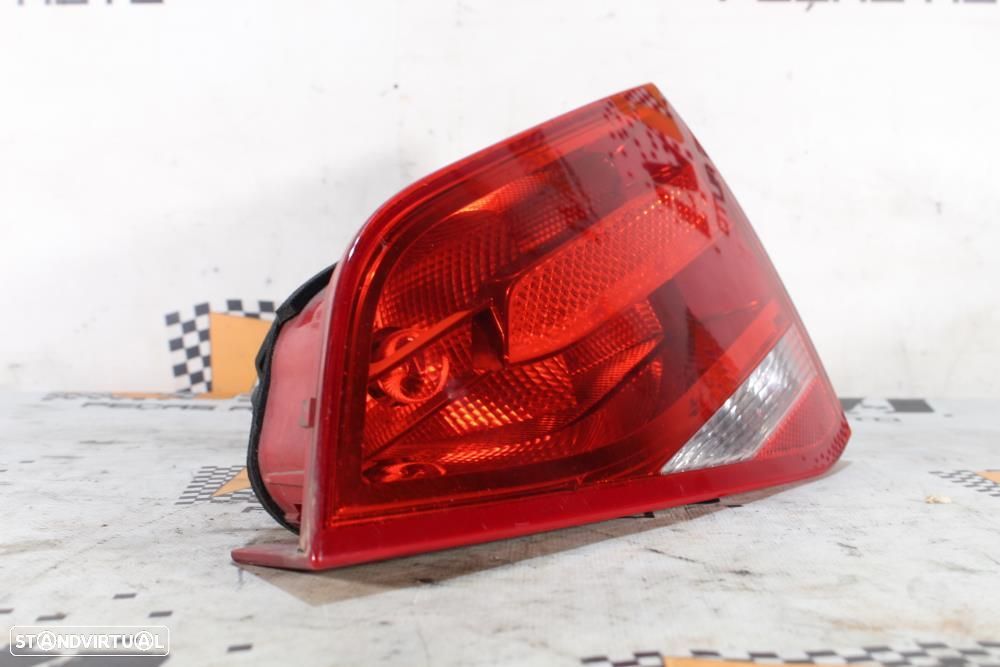 Farolim Direito Audi A4 (8K2, B8)  8K5945094d / Mala Passageiro Sedan - 2