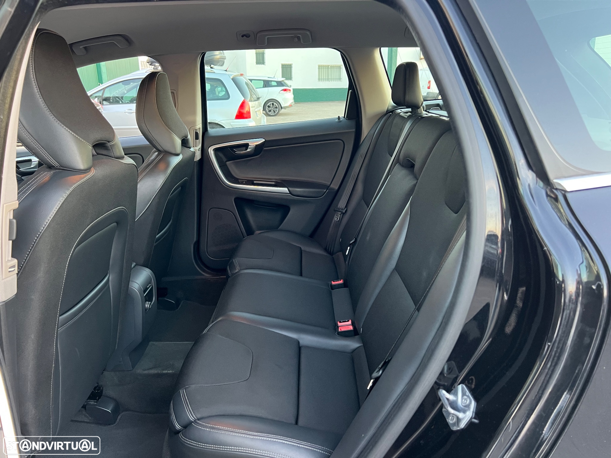 Volvo XC 60 2.0 D4 Momentum - 20