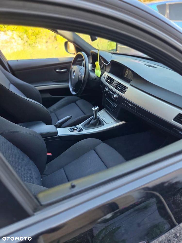 BMW Seria 3 318d - 5