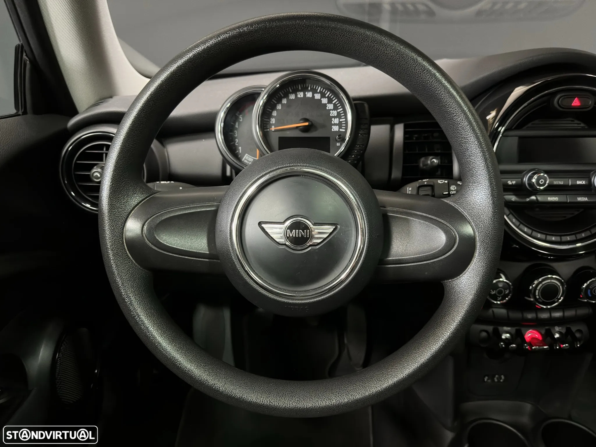 MINI 3 Portas One D - 28