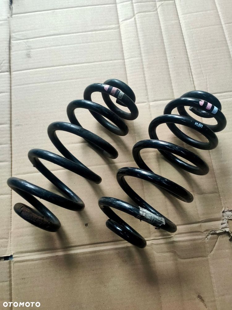 sprężyny tył audi a4 b6 b7 komplet 1x biały 2x różowe - 1