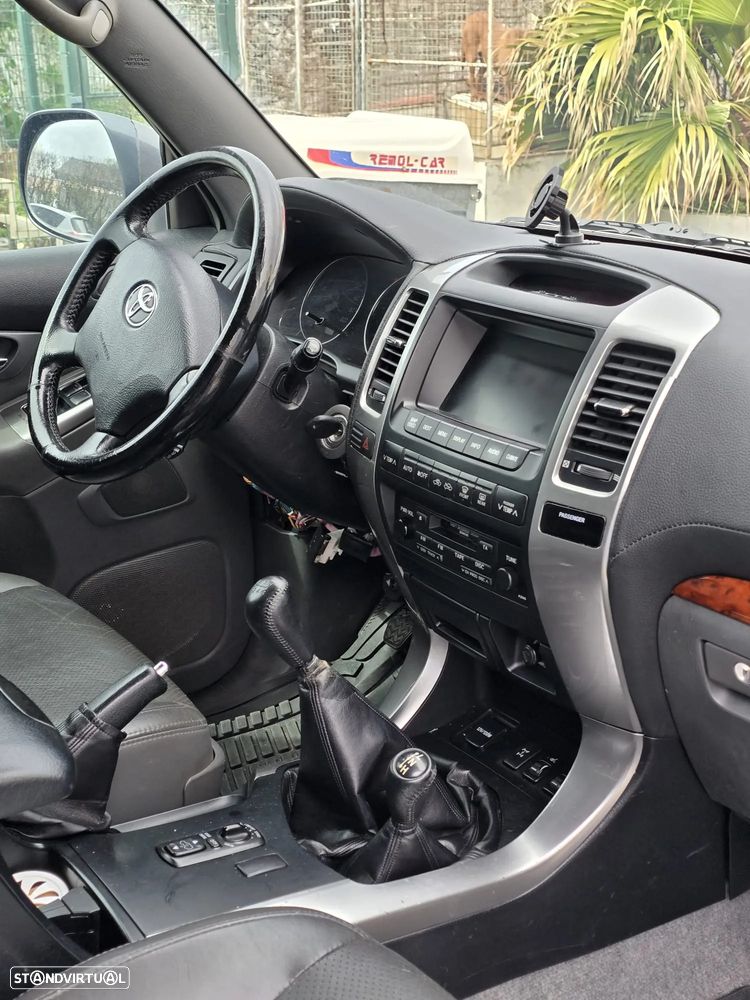 Toyota Land Cruiser Prado - 10