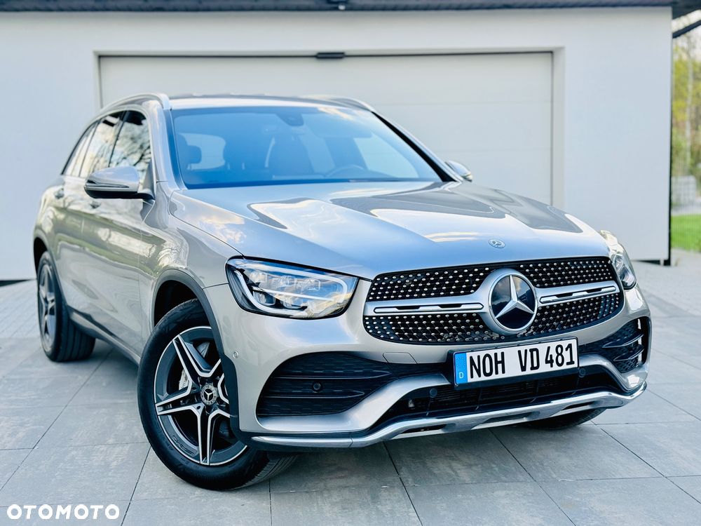 Mercedes-Benz GLC 200 4Matic 9G-TRONIC AMG Line Plus - 26