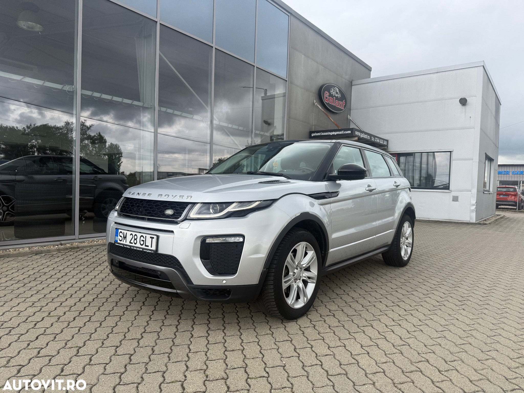 Land Rover Range Rover Evoque 2.0 D150 R-Dynamic HSE - 9