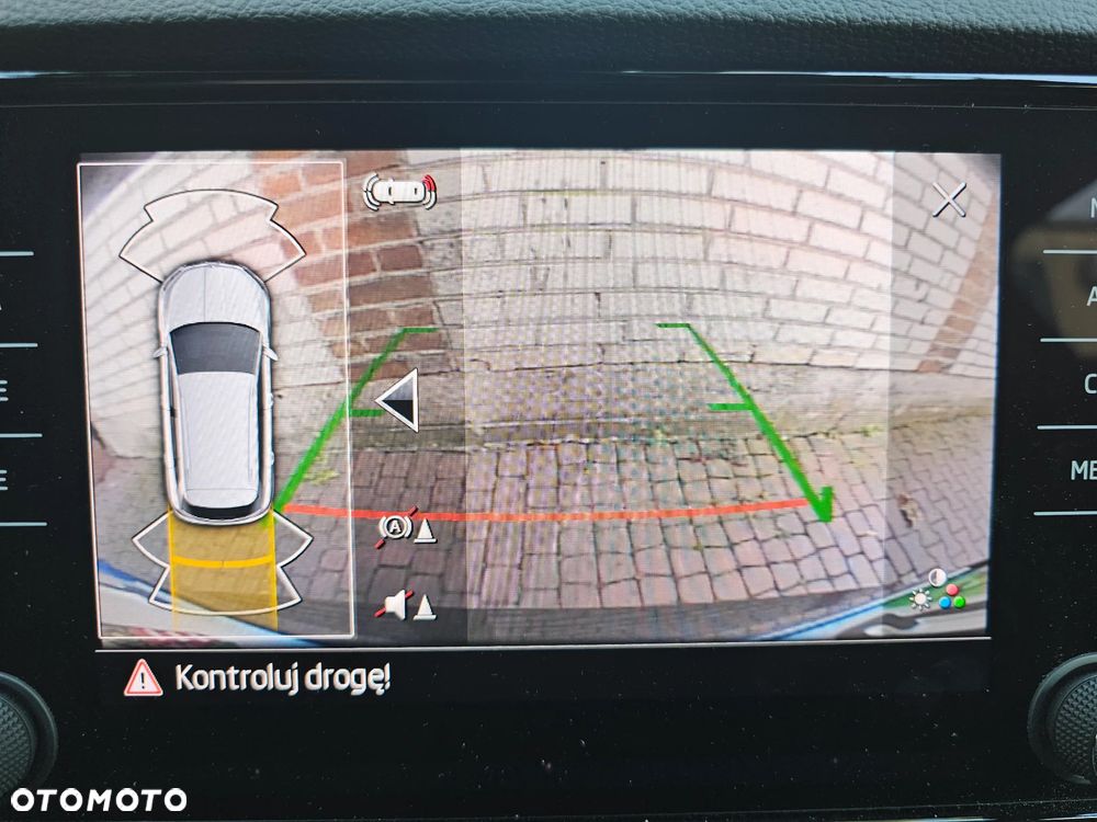 Skoda Karoq 2.0 TSI 4x4 DSG Sportline - 33