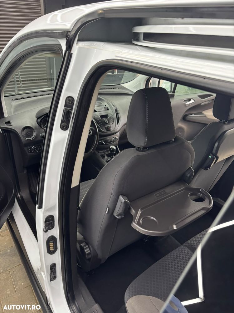 Ford Tourneo Courier 1.5 TDCi Trend - 17