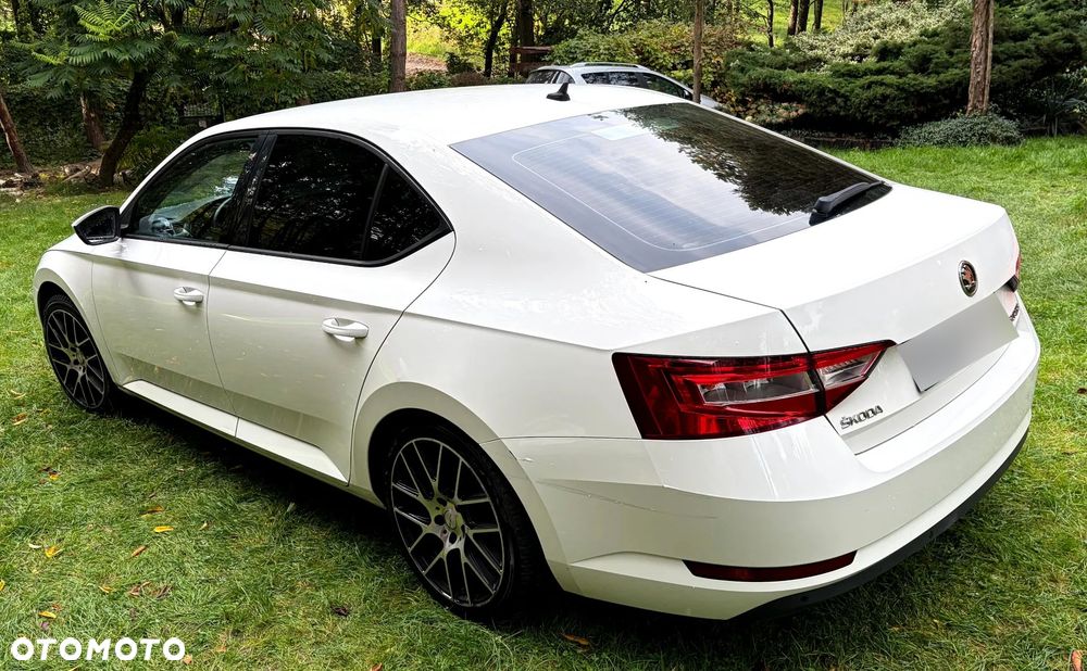 Skoda Superb 2015 photo 5