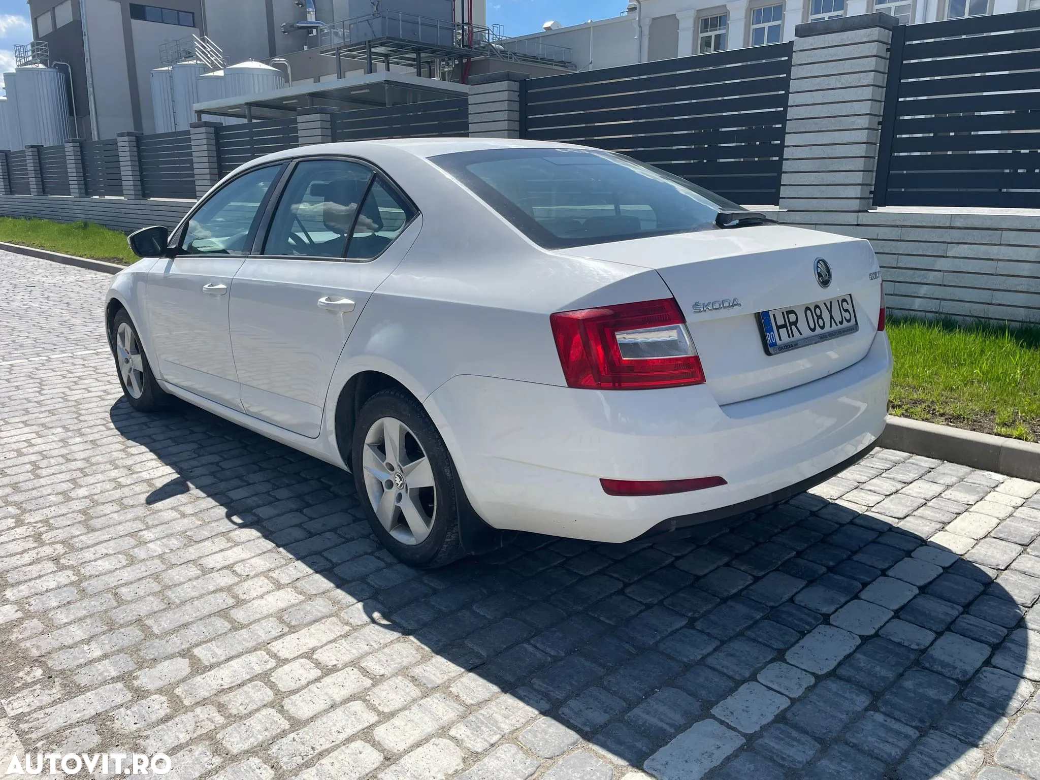 Skoda Octavia 1.6 TDI AMBITION - 8