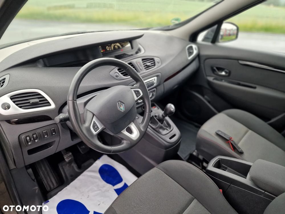 Renault Scenic dCi 110 Xmod Paris - 18