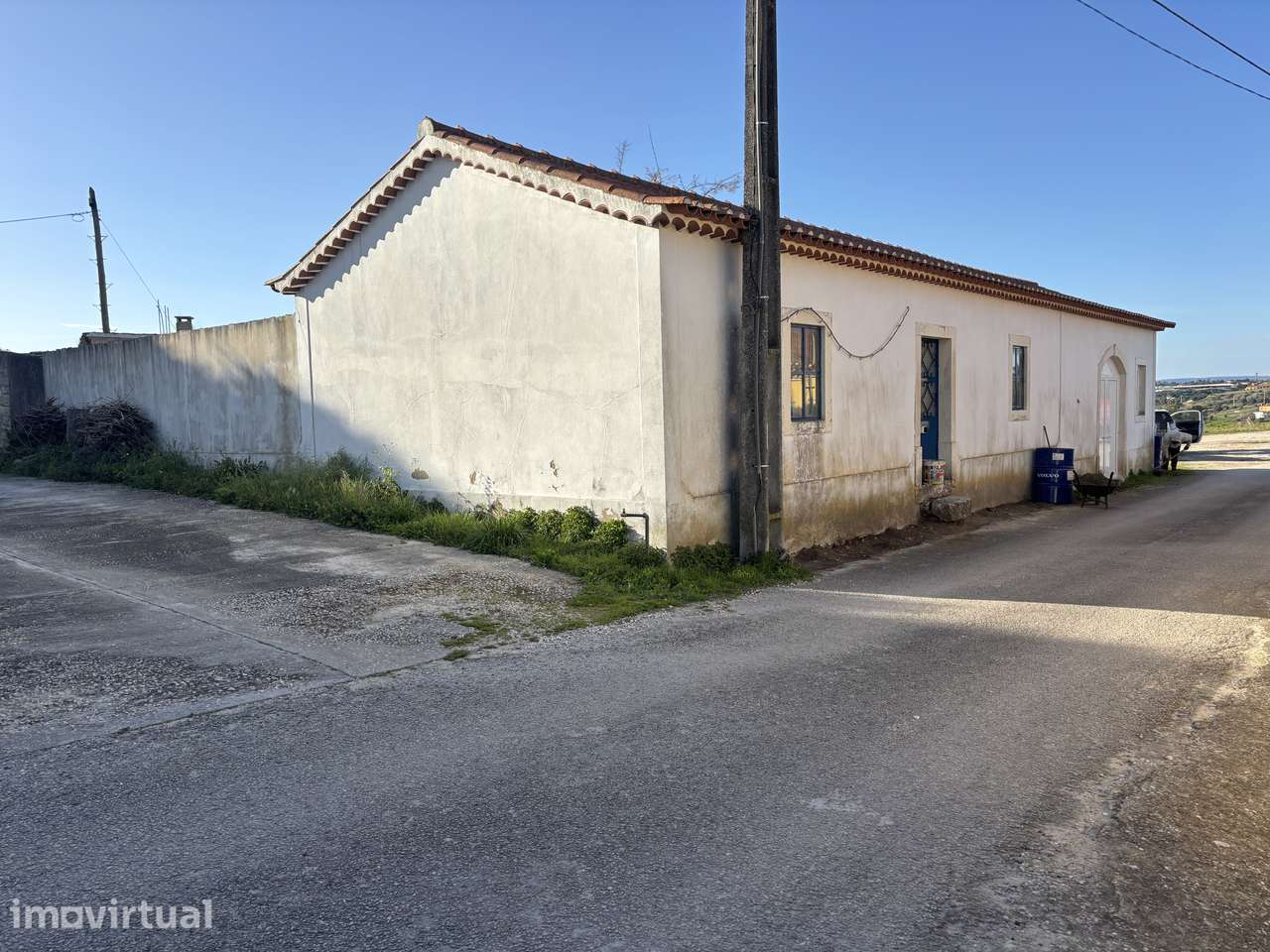 T 2 Humilde a 45 minutos Lisboa e 15 estação Comboios 20€ passe .