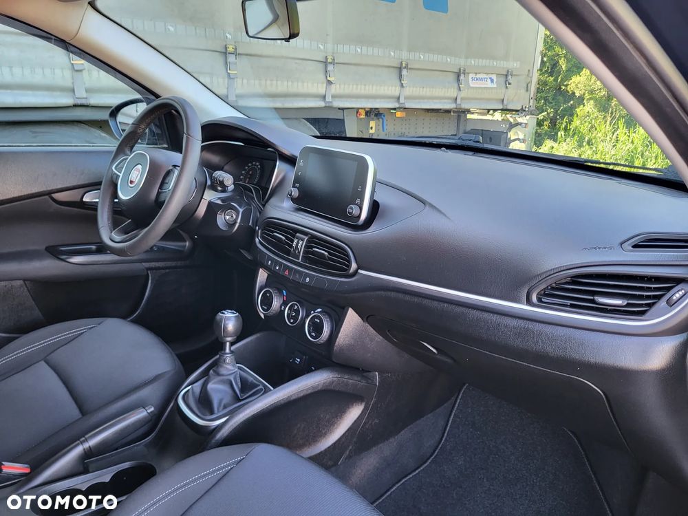 Fiat Tipo 1.4 T-Jet 16v Lounge EU6 - 28