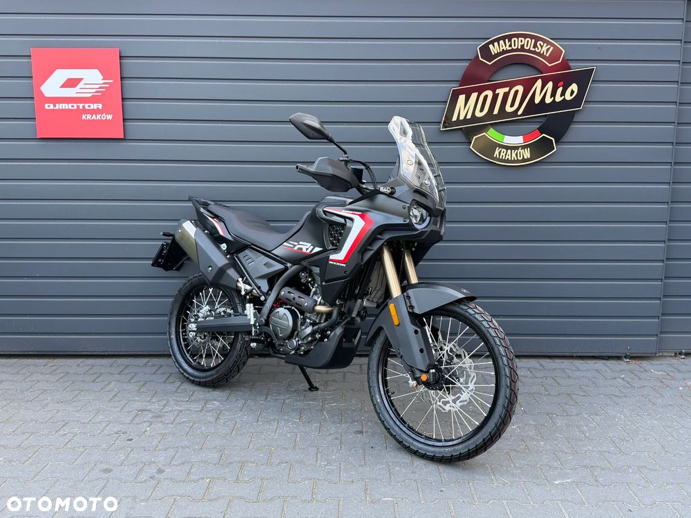 QJMOTOR SRT 300DX - 3