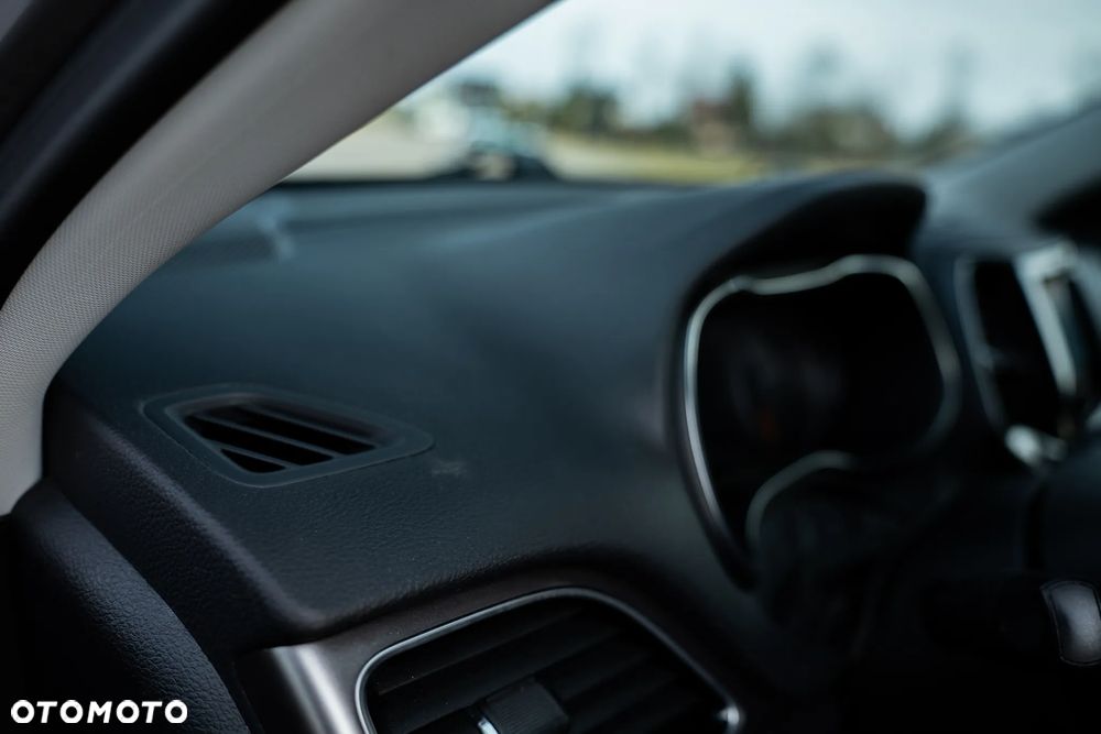 Jeep Cherokee 3.2 V6 Pentastar Active Drive I Automatik Limited - 23