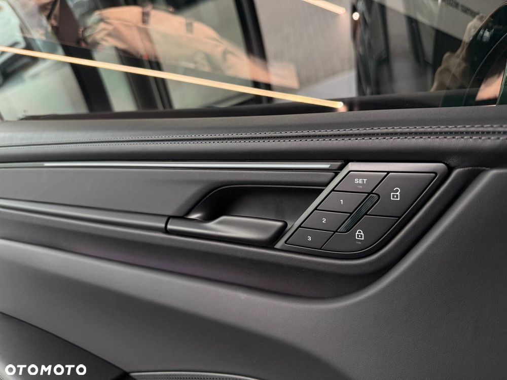Porsche Macan - 18