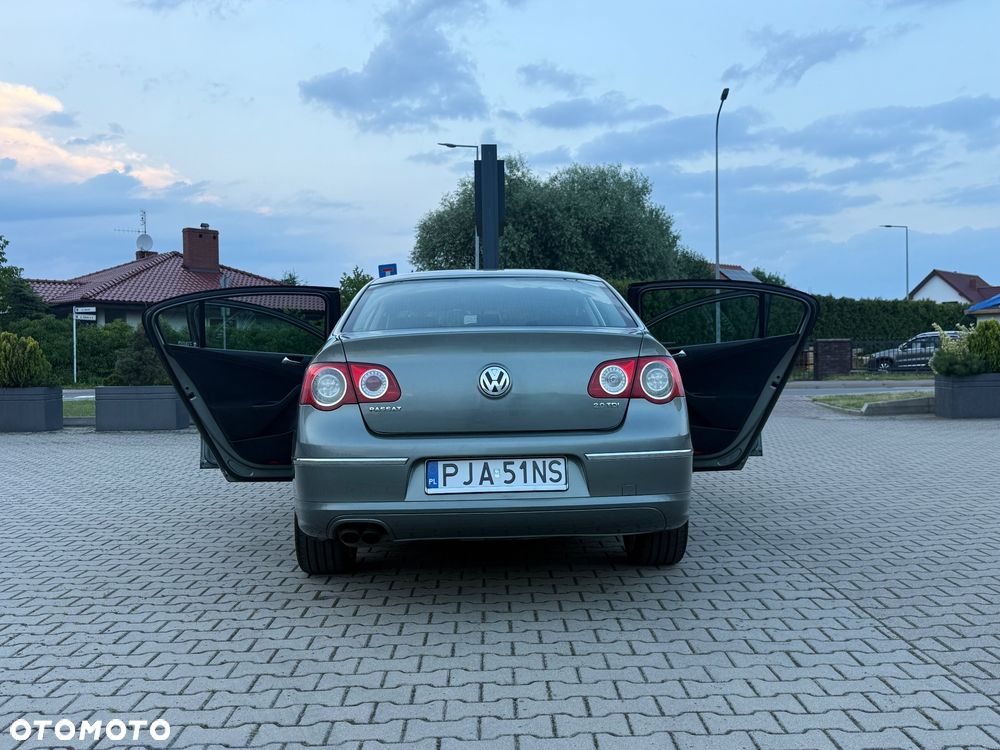 Volkswagen Passat 2.0 TDI Comfortline - 10