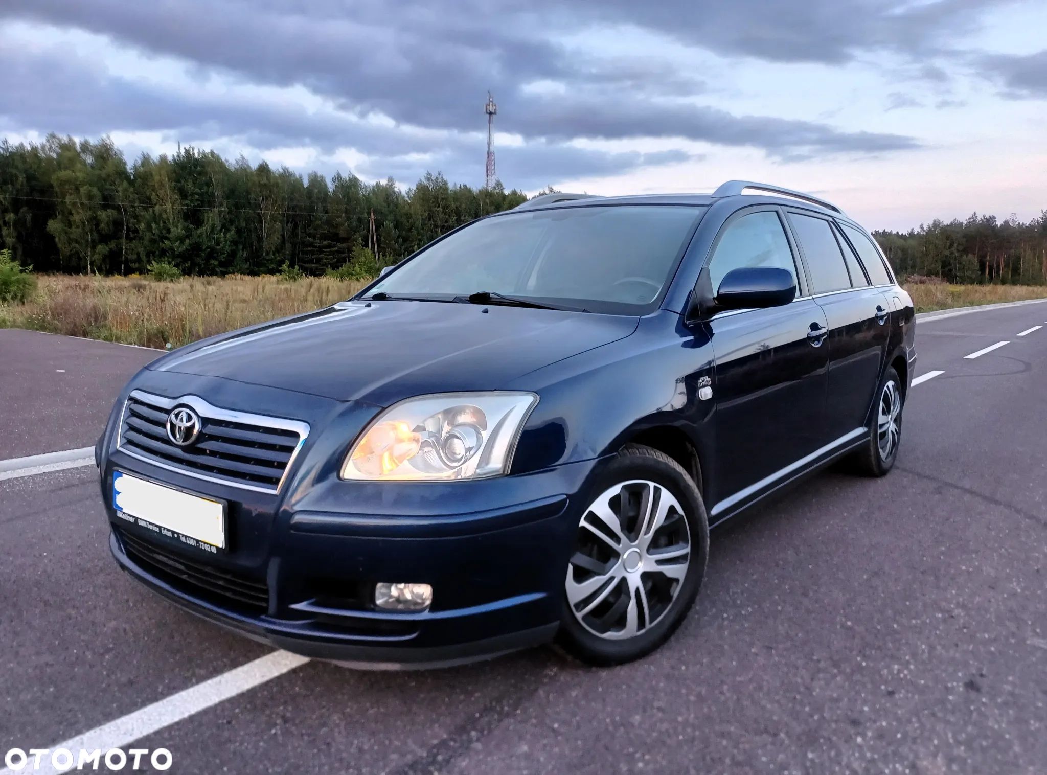 Toyota Avensis 2.0 D-4D Combi - 1