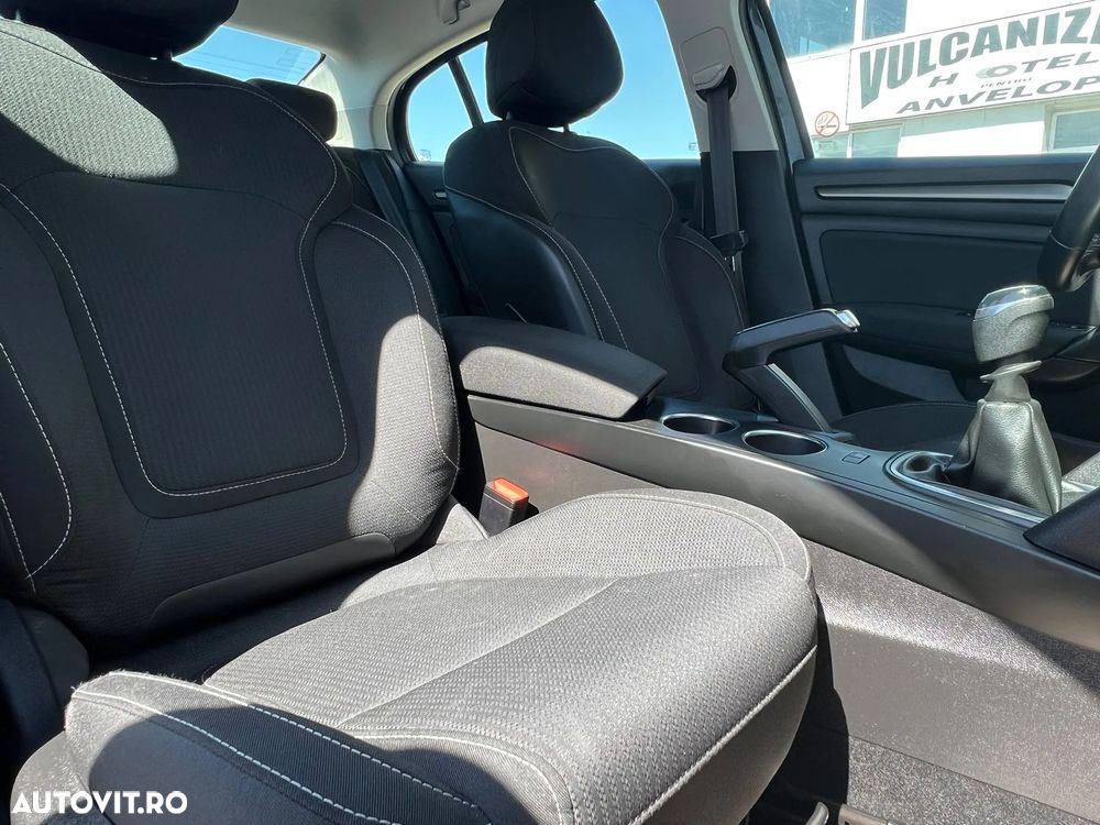 Renault Megane Blue dCi 116 Zen - 22
