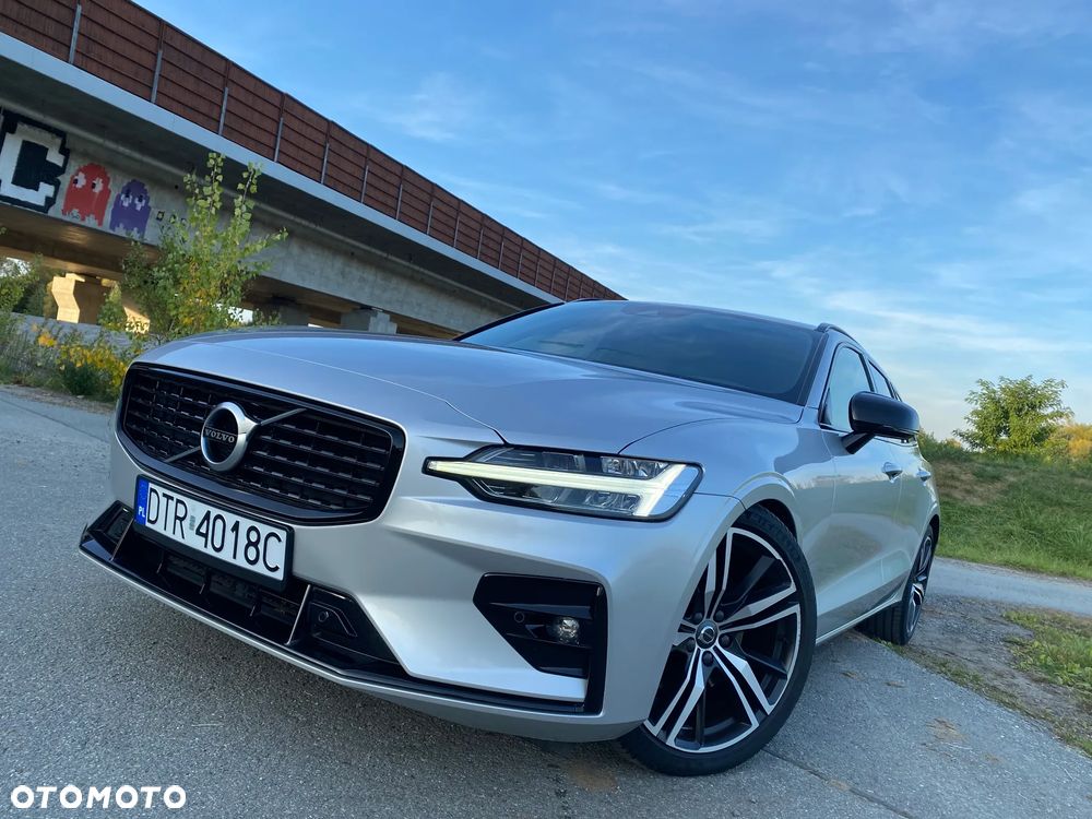 Volvo V60 B3 B R-Design - 1