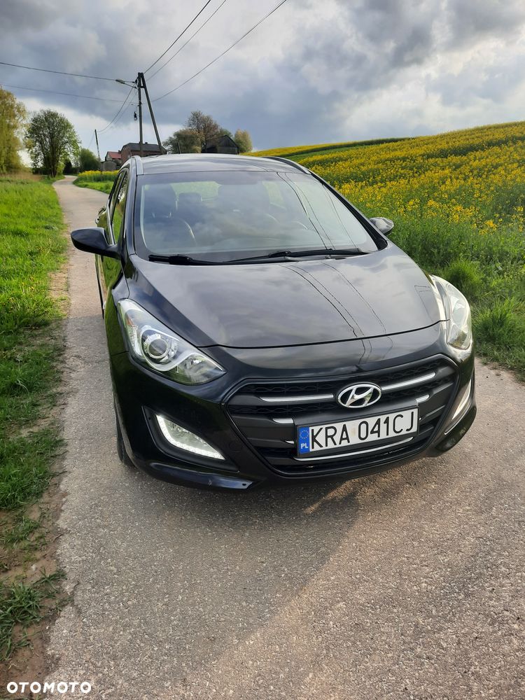 Hyundai i30 1.6 CRDI Automatik Style - 1