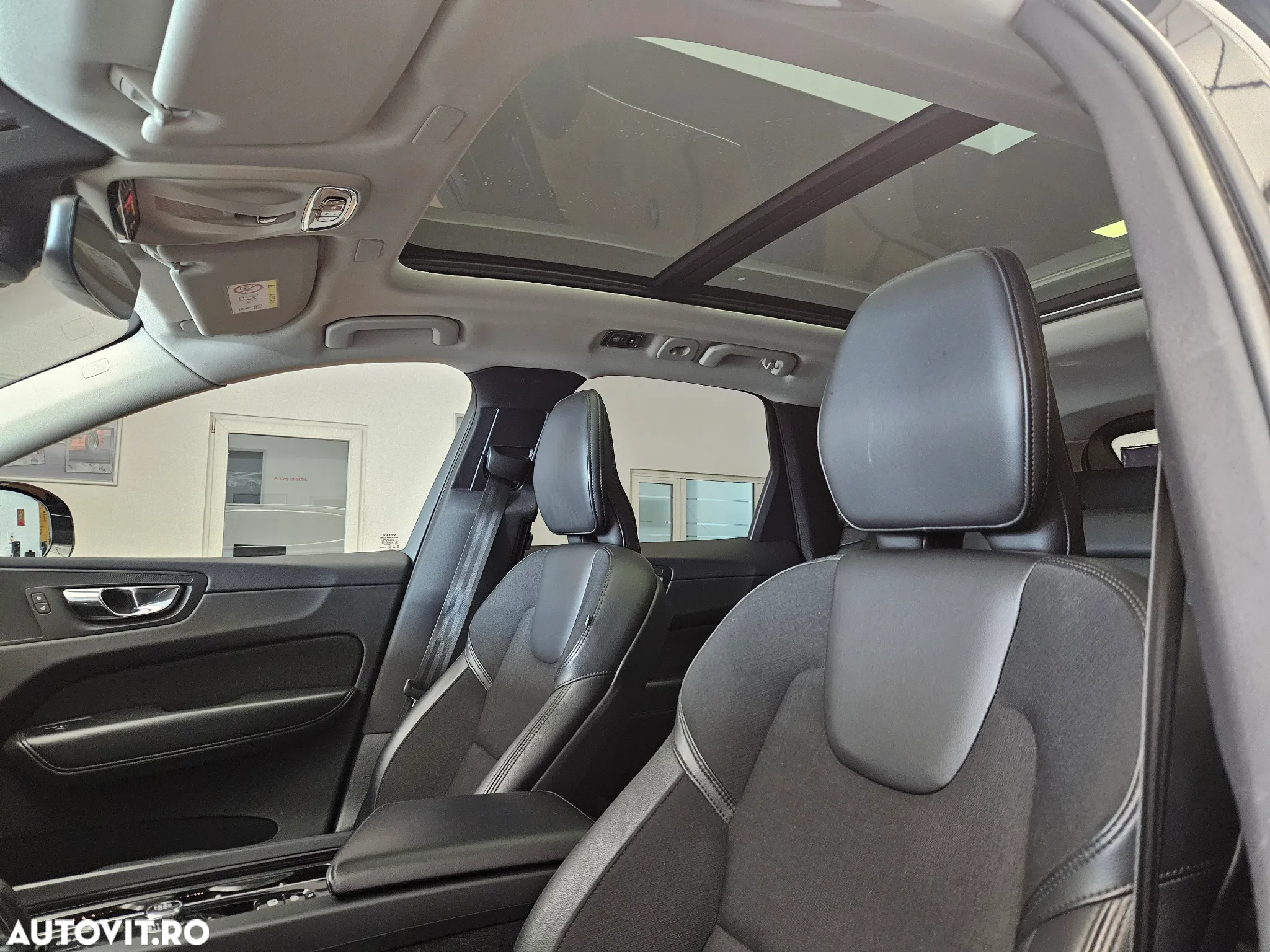 Volvo XC 60 B4 MHEV AT8 FWD Momentum Pro - 10