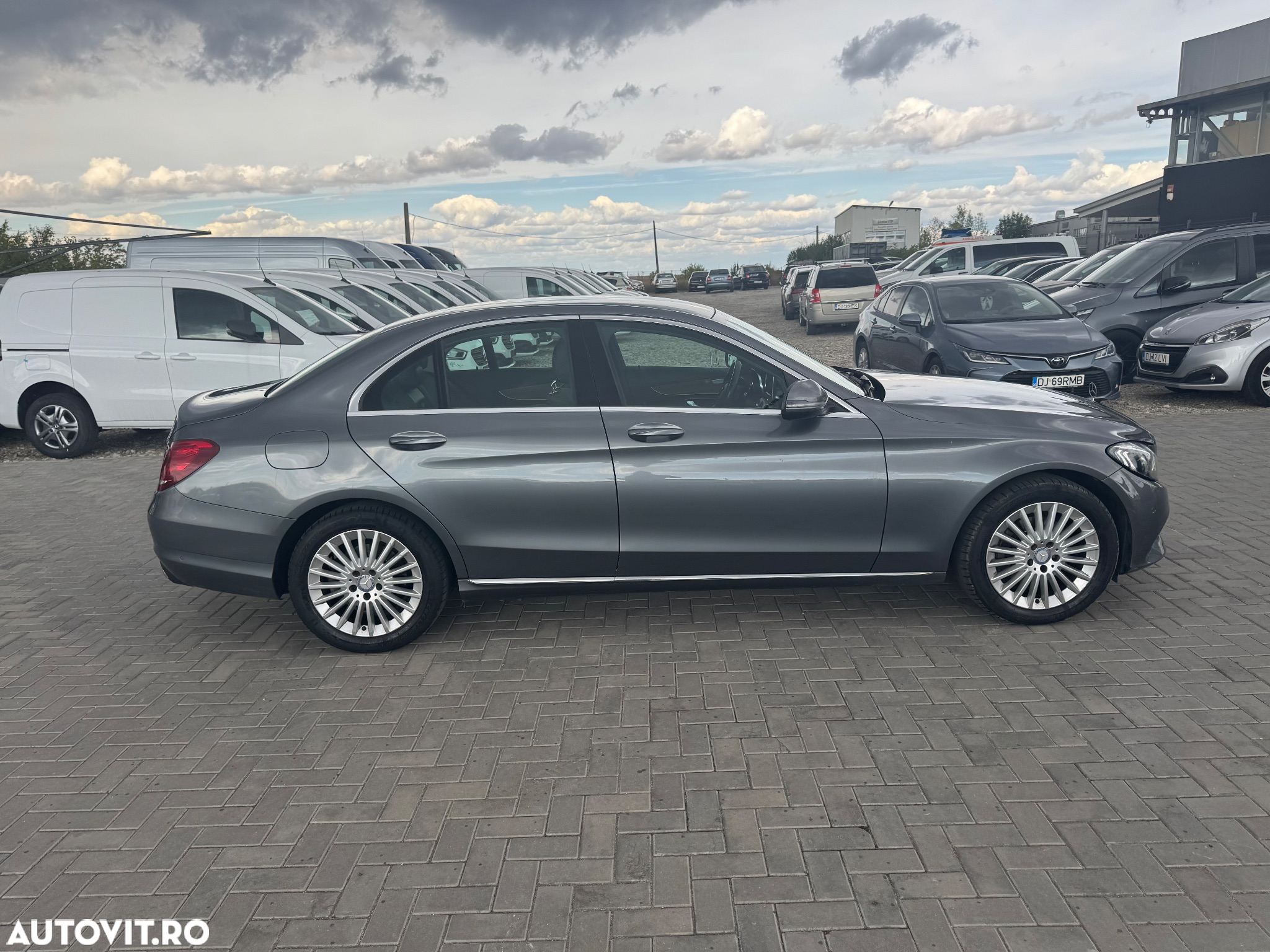 Mercedes-Benz C - 9